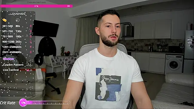 Snapshot of ZackFraser chatting on February 11, 5:16 am ZackFraser online show from February 11, 5:16 am