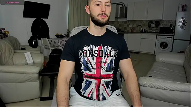 Snapshot of ZackFraser chatting on March 21, 5:43 am ZackFraser online show from March 21, 5:43 am