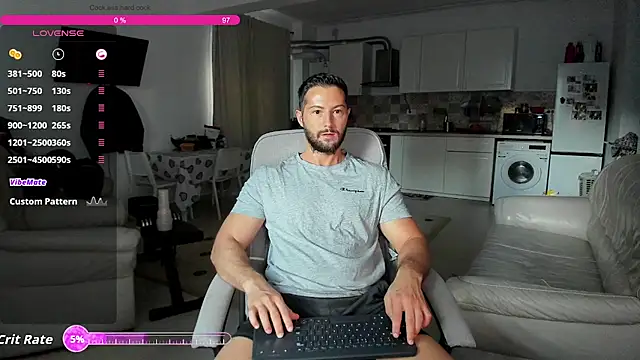 Snapshot of ZackFraser chatting on September 18, 4:47 am ZackFraser online show from September 18, 4:47 am