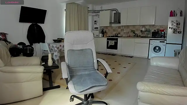 Snapshot of ZackFraser chatting on September 21, 7:54 am ZackFraser online show from September 21, 7:54 am