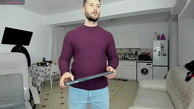 Snapshot of ZackFraser chatting on October 8, 5:38 am ZackFraser online show from October 8, 5:38 am