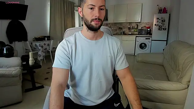 Snapshot of ZackFraser chatting on October 11, 10:47 am ZackFraser online show from October 11, 10:47 am