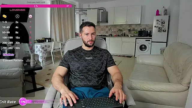 Snapshot of ZackFraser chatting on October 12, 10:58 am ZackFraser online show from October 12, 10:58 am