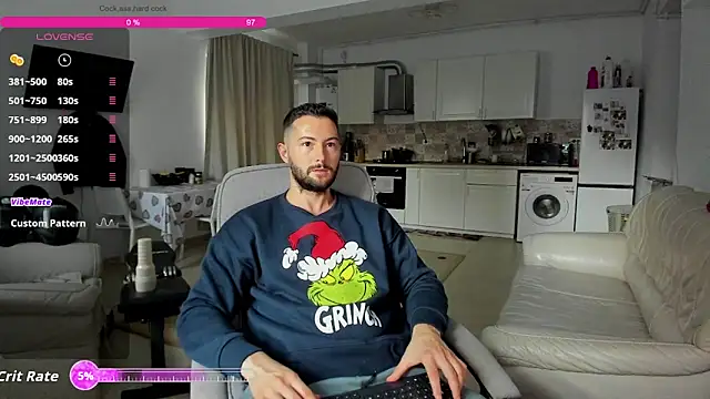 Snapshot of ZackFraser chatting on October 17, 6:05 am ZackFraser online show from October 17, 6:05 am