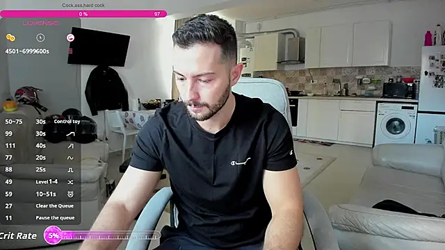 Snapshot of ZackFraser chatting on October 22, 9:31 am ZackFraser online show from October 22, 9:31 am