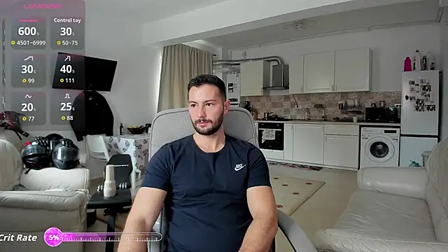 Snapshot of ZackFraser chatting on October 26, 10:10 am ZackFraser online show from October 26, 10:10 am