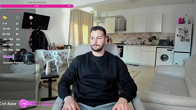 Snapshot of ZackFraser chatting on October 30, 9:44 am ZackFraser online show from October 30, 9:44 am