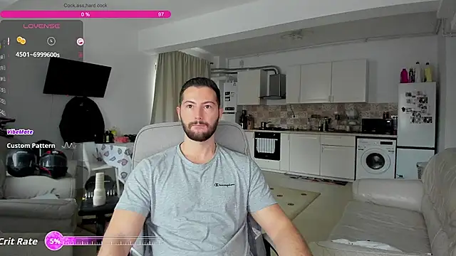 Snapshot of ZackFraser chatting on November 6, 7:20 am ZackFraser online show from November 6, 7:20 am