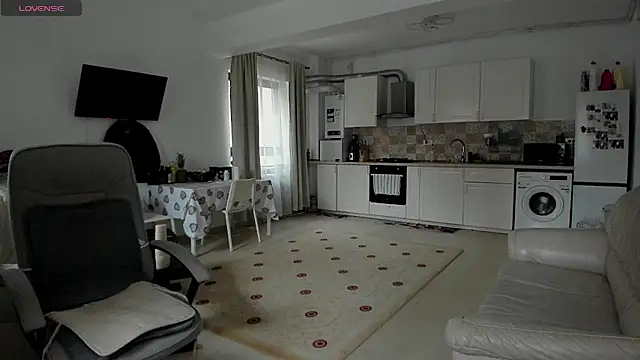 Snapshot of ZackFraser chatting on November 12, 9:10 am ZackFraser online show from November 12, 9:10 am