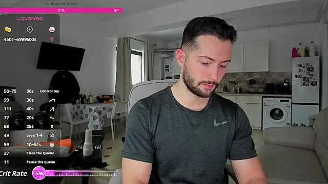 Snapshot of ZackFraser chatting on December 5, 10:57 am ZackFraser online show from December 5, 10:57 am