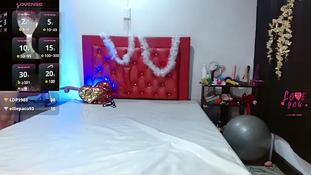 cleopatraa online show from January 11, 12:33 am