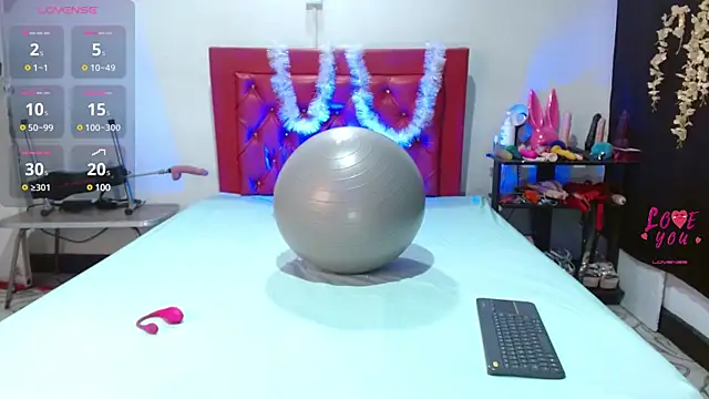 cleopatraa online show from January 12, 2:41 pm