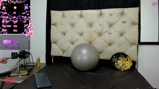 cleopatraa online show from April 14, 7:31 pm