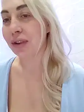 Snapshot of HotJanet chatting on January 15, 9:30 pm HotJanet online show from January 15, 9:30 pm