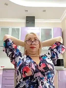 Snapshot of HotJanet chatting on January 28, 12:32 pm HotJanet online show from January 28, 12:32 pm