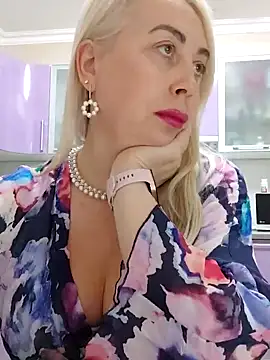 Snapshot of HotJanet chatting on January 28, 3:46 pm HotJanet online show from January 28, 3:46 pm