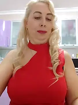 Snapshot of HotJanet chatting on February 4, 6:06 pm HotJanet online show from February 4, 6:06 pm