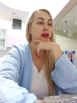 Snapshot of HotJanet chatting on February 19, 3:27 pm HotJanet online show from February 19, 3:27 pm