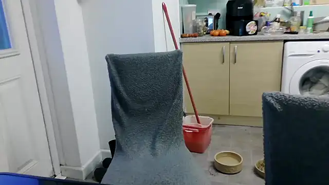 samanthasissieuk online show from January 8, 4:09 pm