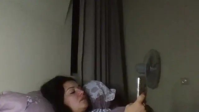 Linusya online show from October 11, 5:33 pm