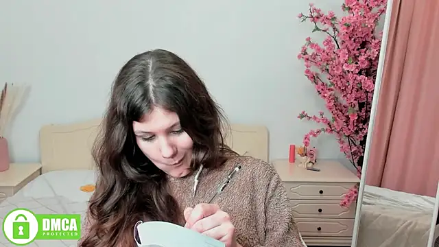 Snapshot of Charlotte_wow chatting on December 6, 3:33 pm Charlotte wow online show from December 6, 3:33 pm