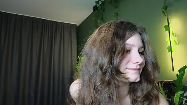 Snapshot of Charlotte_wow chatting on December 22, 8:03 pm Charlotte wow online show from December 22, 8:03 pm