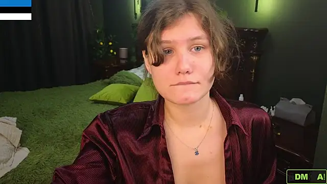 Snapshot of Charlotte_wow chatting on October 30, 1:07 am Charlotte wow online show from October 30, 1:07 am