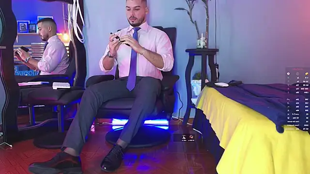 Snapshot of HenryBenso chatting on December 20, 10:05 am HenryBenso online show from December 20, 10:05 am