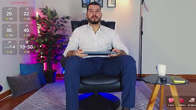 Snapshot of HenryBenso chatting on October 1, 10:54 am HenryBenso online show from October 1, 10:54 am