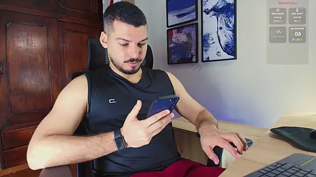 Snapshot of HenryBenso chatting on December 16, 8:47 pm HenryBenso online show from December 16, 8:47 pm