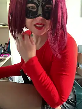 Snapshot of la_petite_prunette69 chatting on January 24, 9:17 am la petite prunette69 online show from January 24, 9:17 am