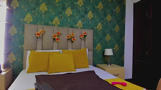 SuzanSmithh online show from January 12, 12:10 pm