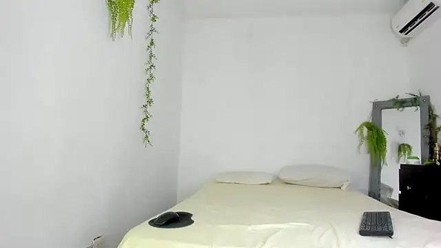 Alika01 online show from September 29, 9:19 pm