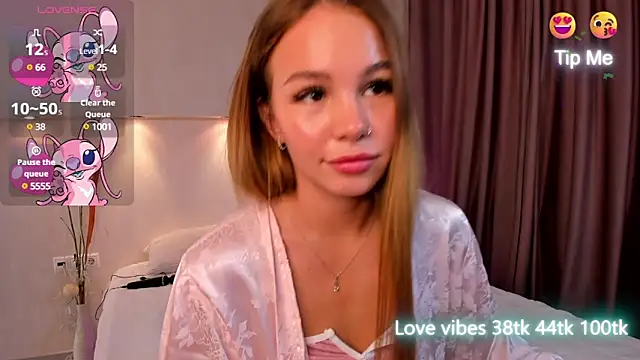 Snapshot of Tracy-Taylor chatting on March 1, 11:17 am Tracy-Taylor online show from March 1, 11:17 am