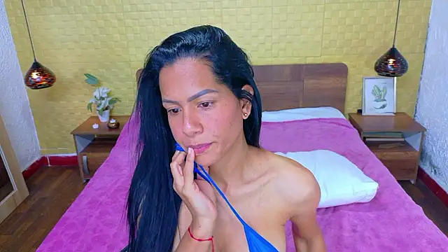 Snapshot of Mrs_booty chatting on December 7, 3:52 pm Mrs booty online show from December 7, 3:52 pm