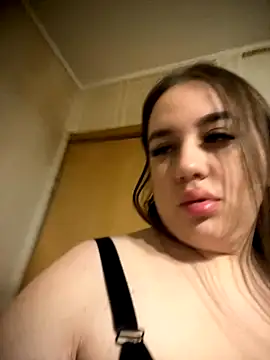 Snapshot of GabiBoobs chatting on December 4, 8:17 pm GabiBoobs online show from December 4, 8:17 pm