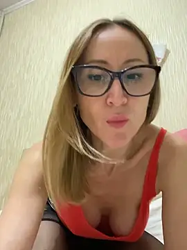 LauraDavis online show from January 7, 9:39 pm