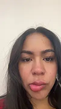 Snapshot of IsabelaVanegas_ chatting on December 1, 5:07 pm IsabelaVanegas online show from December 1, 5:07 pm