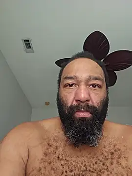 Bearhoney843 online show from December 3, 5:45 pm