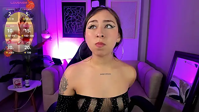 Snapshot of _cloe_martinez chatting on October 13, 2:11 am cloe martinez online show from October 13, 2:11 am