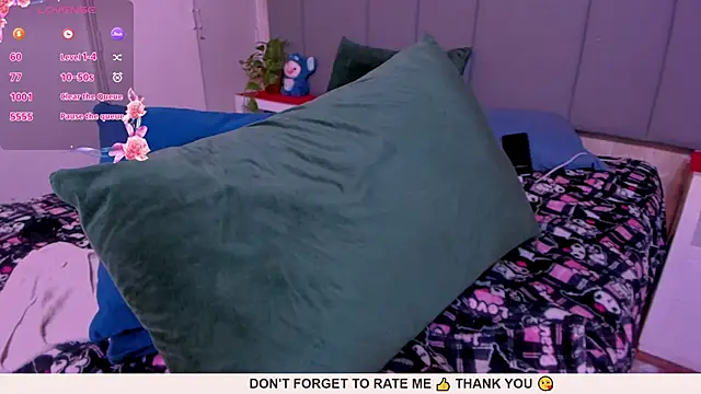 Snapshot of JulianaMiller chatting on January 28, 5:11 am JulianaMiller online show from January 28, 5:11 am