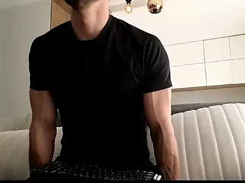 Phantom Bigger1 online show from December 18, 2:34 pm