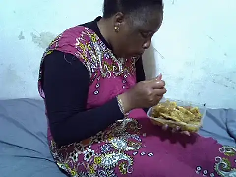 Crystal  Gee online show from December 26, 6:33 pm