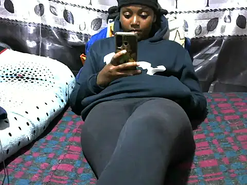 Snapshot of Sweet_kelsiey chatting on March 14, 11:43 pm Sweet kelsiey online show from March 14, 11:43 pm