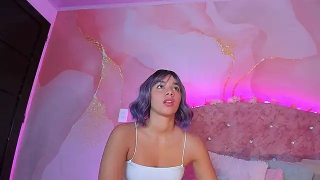 Snapshot of Khassia_f32 chatting on March 5, 10:33 am Khassia f32 online show from March 5, 10:33 am