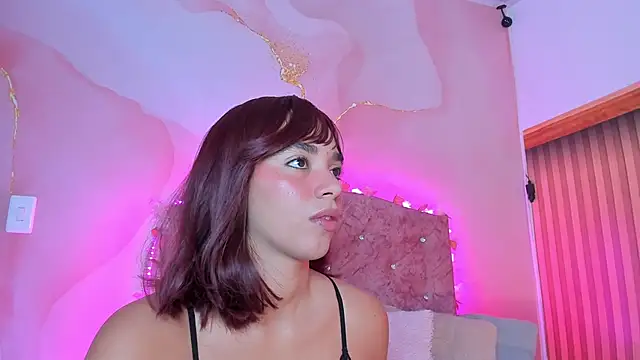 Snapshot of Khassia_f32 chatting on March 6, 10:52 am Khassia f32 online show from March 6, 10:52 am