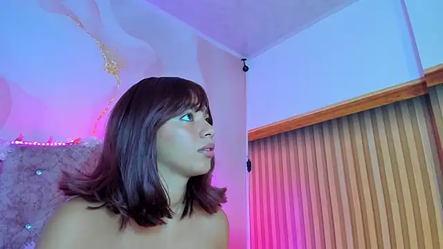 Snapshot of Khassia_f32 chatting on March 11, 10:51 am Khassia f32 online show from March 11, 10:51 am