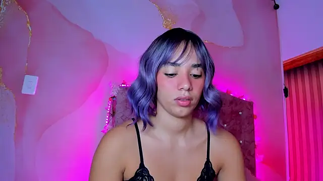 Snapshot of Khassia_f32 chatting on March 18, 10:57 am Khassia f32 online show from March 18, 10:57 am