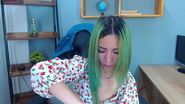 Erika Stevens online show from November 5, 2:50 pm