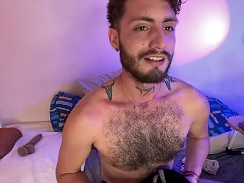 Snapshot of axel_giracr chatting on December 8, 8:15 pm axel giracr online show from December 8, 8:15 pm